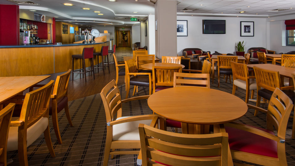 Holiday Inn Express Swansea-East Restaurant