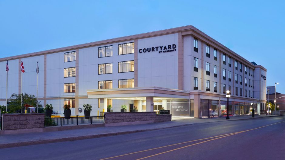 Courtyard by Marriott Ottawa Downtown Exterior