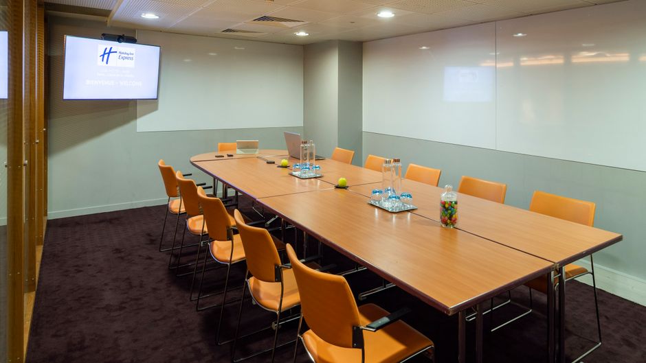 Holiday Inn Express Paris Meeting