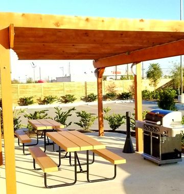 Holiday Inn Exp Pasadena Houston SE
