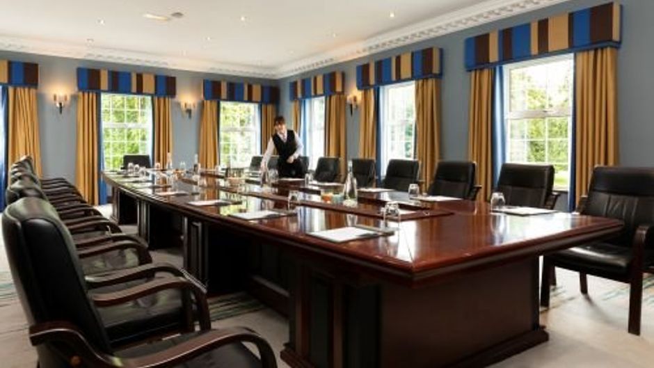 Woodford Dolmen Hotel Meeting