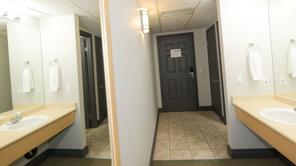 Prime Hotel Fort McMurray Room