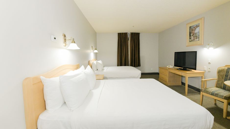 Prime Hotel Fort McMurray Room