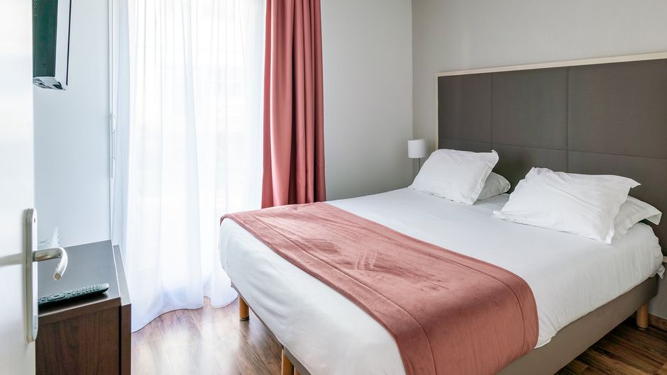 Sejours & Affaires Le Clos Beaumois Suite