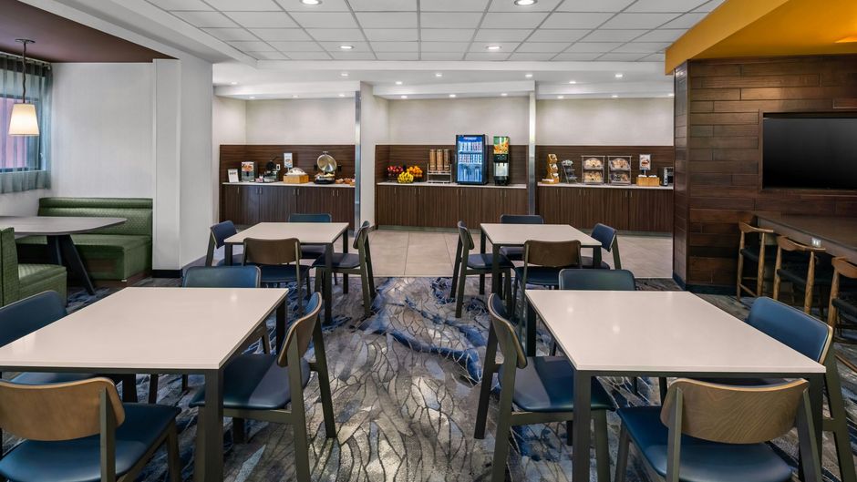 Fairfield Inn & Suites Edmonton North Restaurant