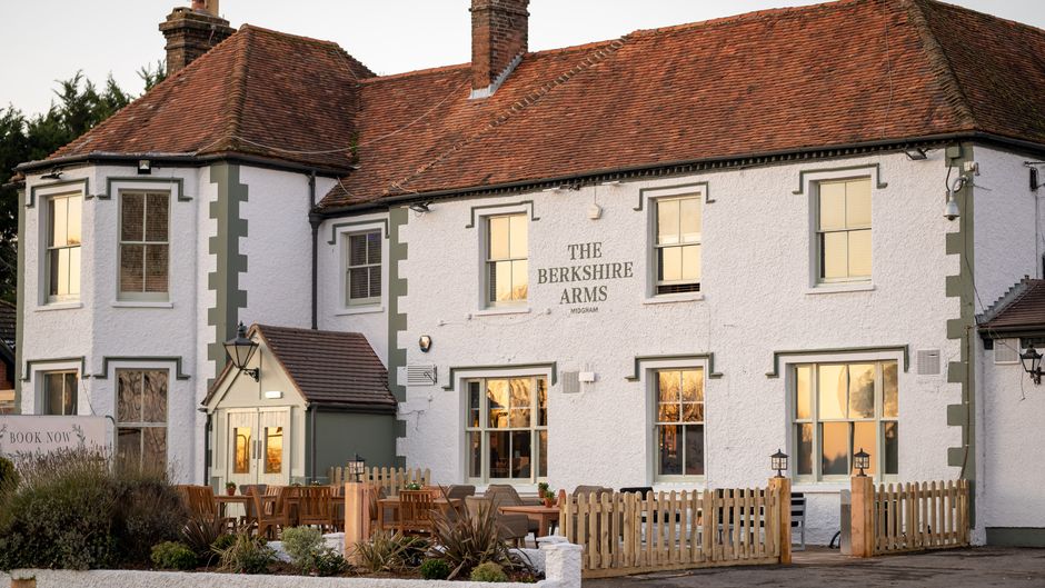 Berkshire Arms Hotel Exterior