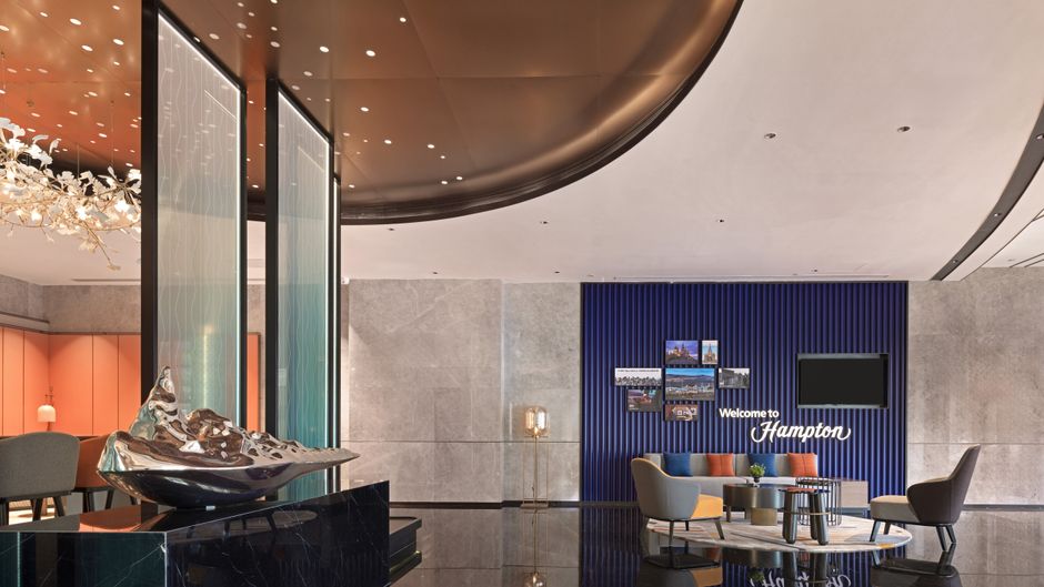 Hampton Inn East Railway Station Lobby