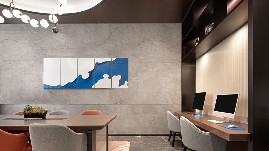 Hampton Inn East Railway Station Lobby