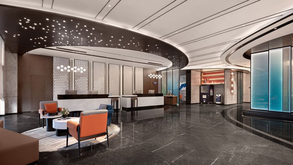 Hampton Inn East Railway Station Lobby