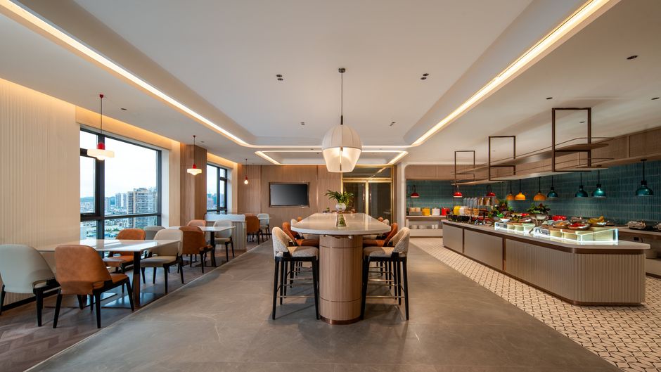 Holiday Inn Exp City Center by Restaurant