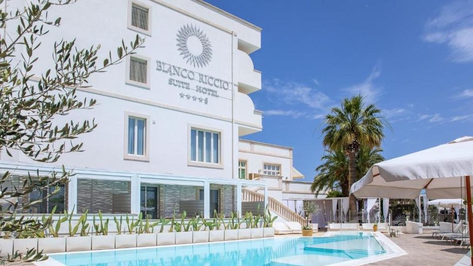 Bianco Riccio Suite Hotel Pool