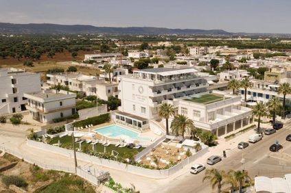 Bianco Riccio Suite Hotel