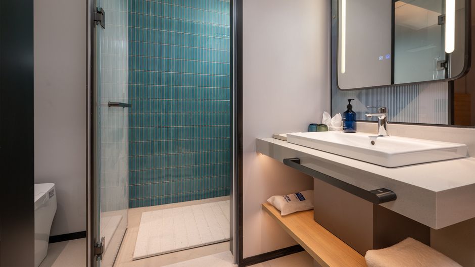Holiday Inn Exp City Center by Room