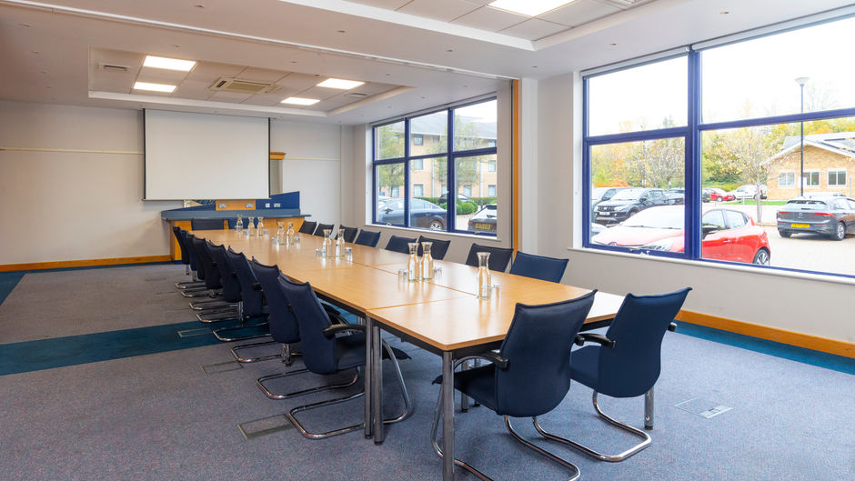 Holiday Inn Express Milton Keynes Hotel Meeting