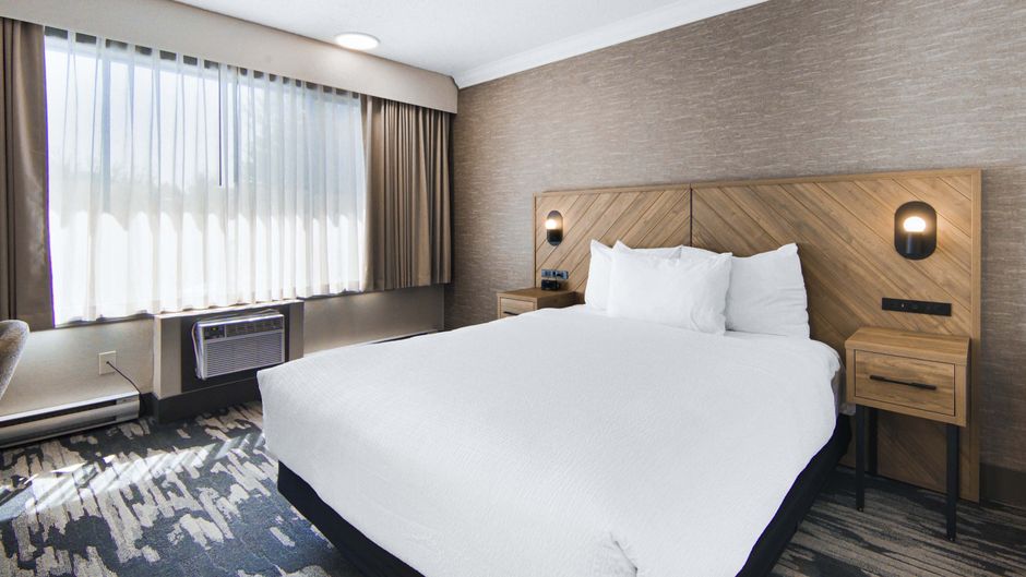 Sandman Hotel Kelowna Room