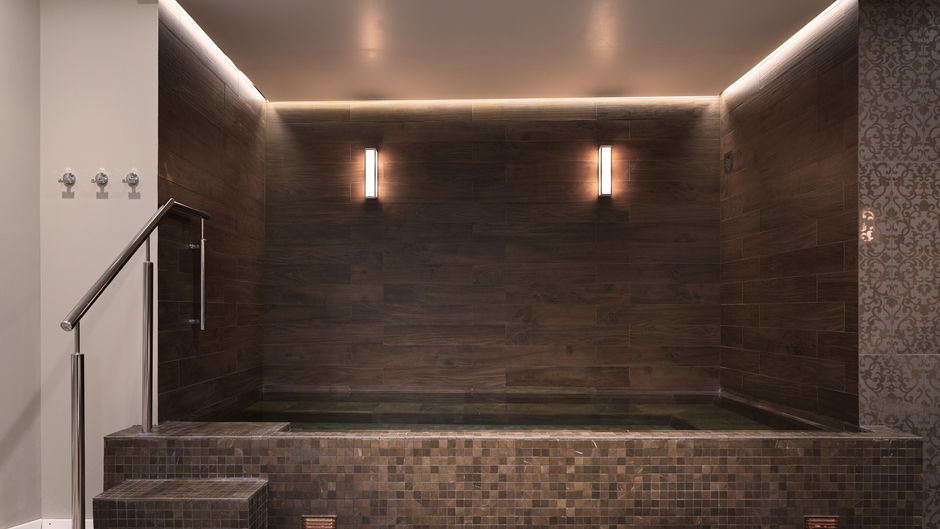 Hotel Borg Pool
