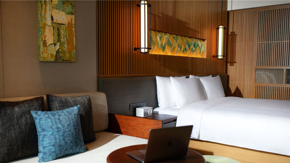 New World Qingyuan Hotel Room