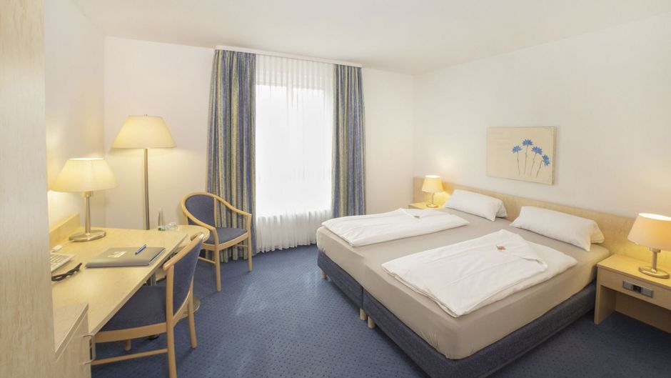 Fairway Hotel Room