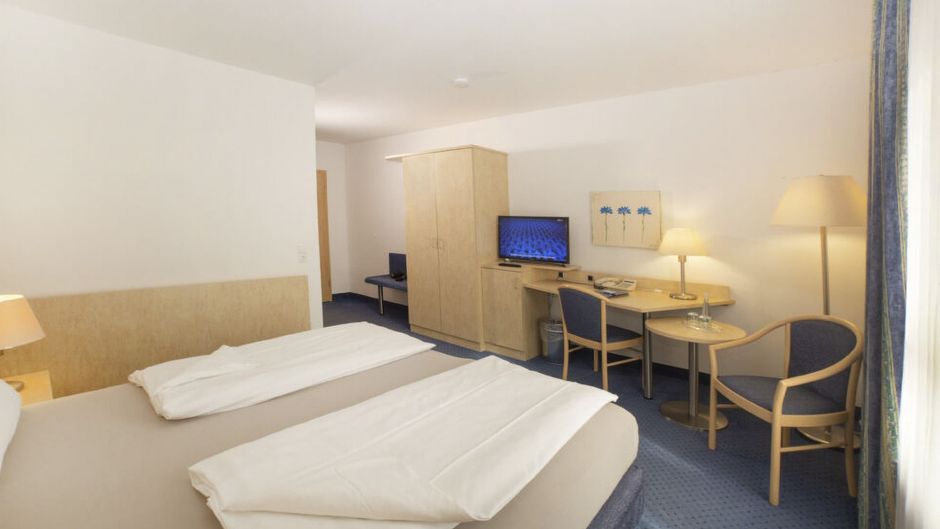 Fairway Hotel Room