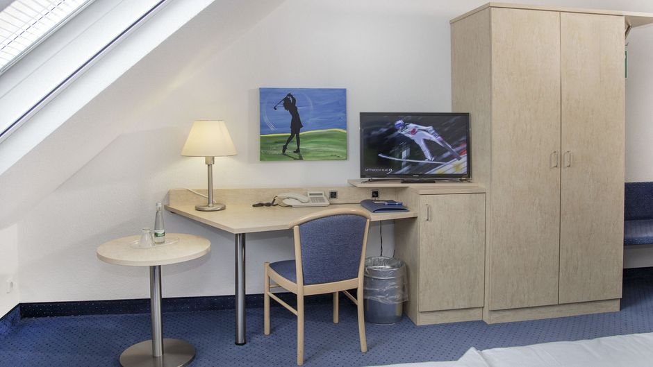 Fairway Hotel Room
