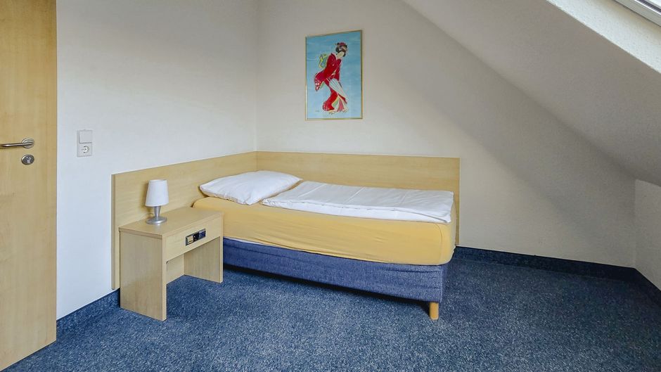 Fairway Hotel Room