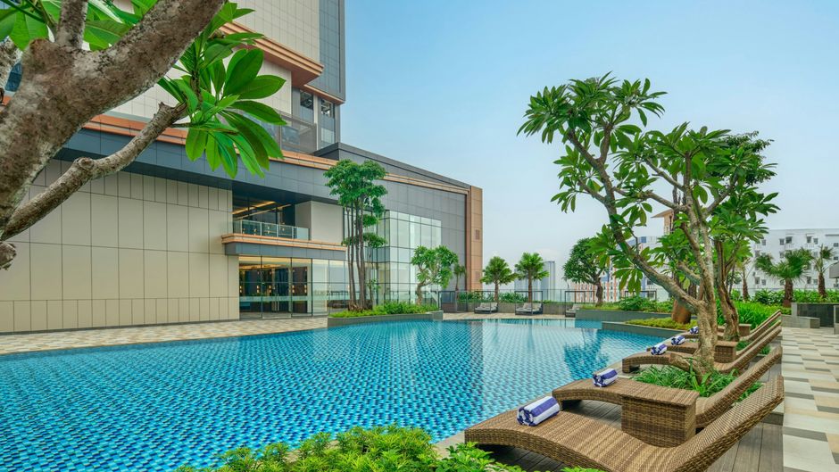 Four Points Bekasi Pool