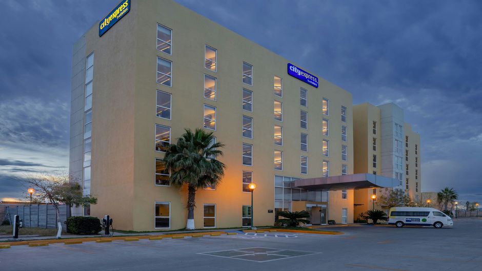 City Express by Marriott Durango Exterior