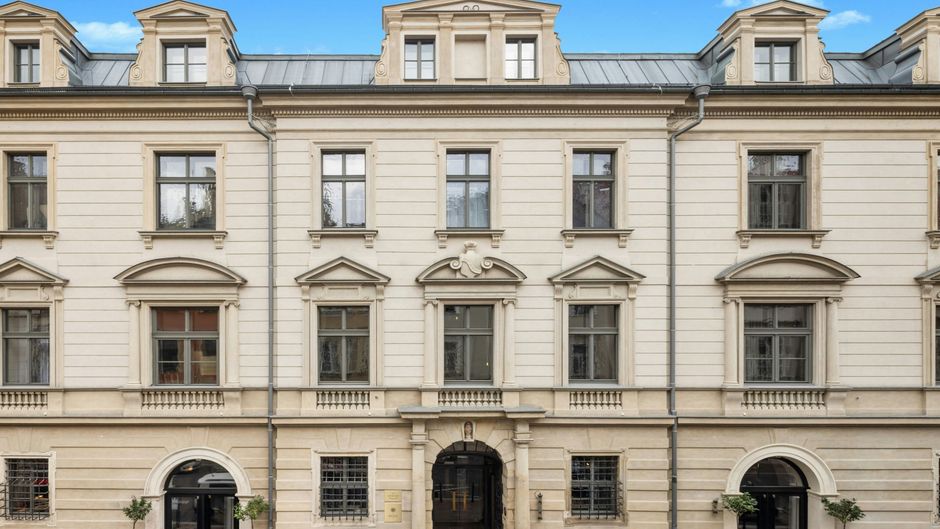 H15 Luxury Palace Exterior
