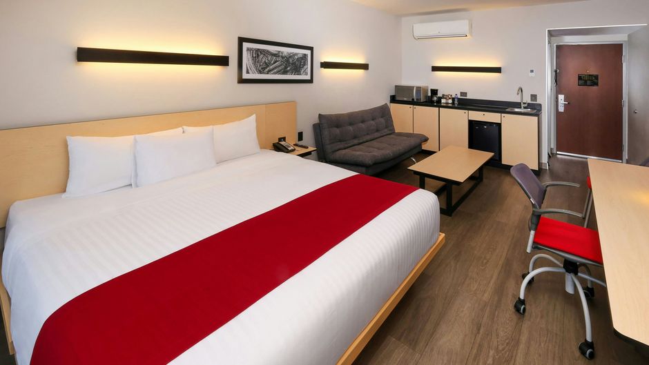 City Express Plus by Marriott Mundo E Room