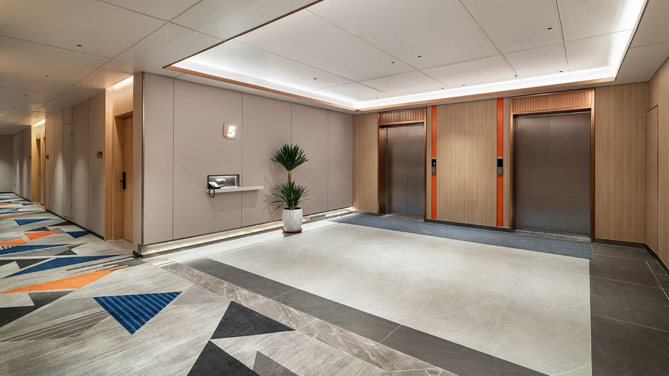Holiday Inn Exp Sanhe Lobby