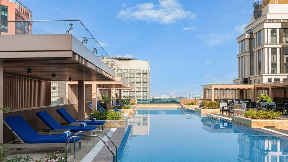 Marriott Executive Apartments Bengaluru Pool