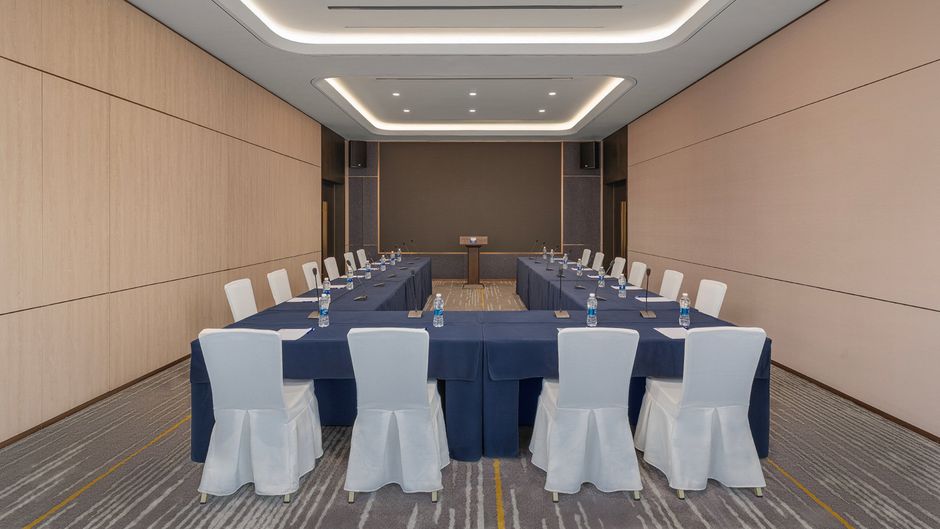 Holiday Inn Exp Liangjiang Yufu Meeting
