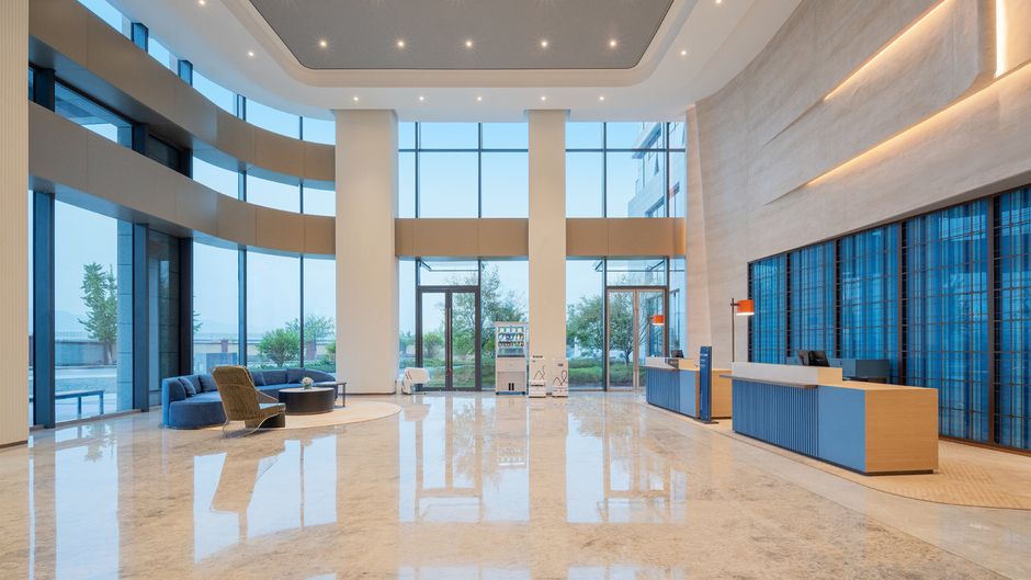 Holiday Inn Exp Liangjiang Yufu Exterior