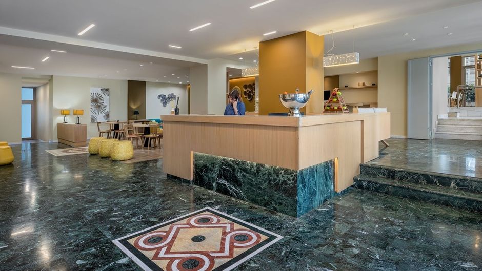Casual Kubic Athens Lobby