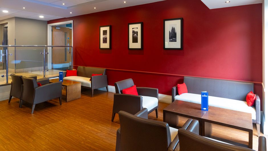 Holiday Inn Express Droitwich Spa Exterior