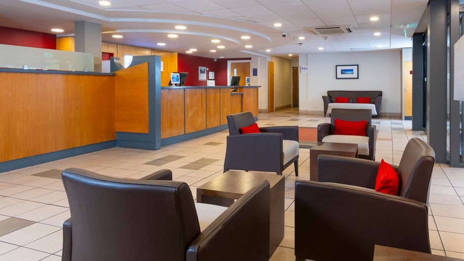 Holiday Inn Express Droitwich Spa Exterior