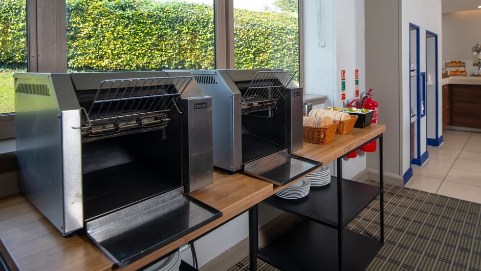 Holiday Inn Express Dartford Bridge Restaurant
