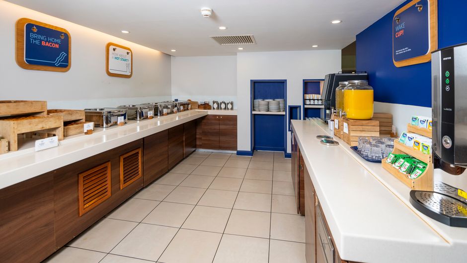 Holiday Inn Express Dartford Bridge Restaurant