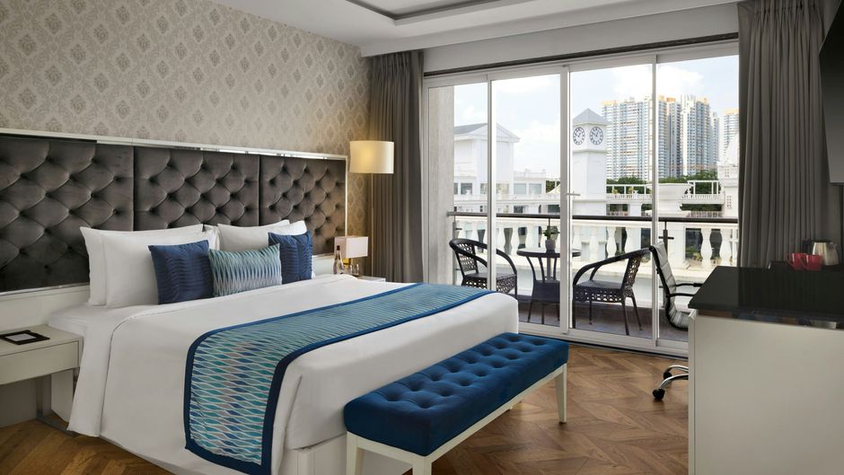 Amanora The Fern Pune Suite