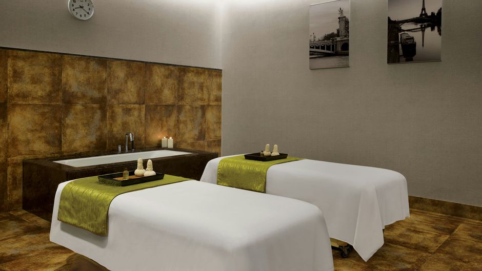 Amanora The Fern Pune Spa