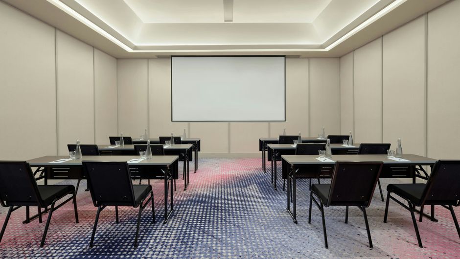 Aloft Jakarta Kebon Jeruk Meeting