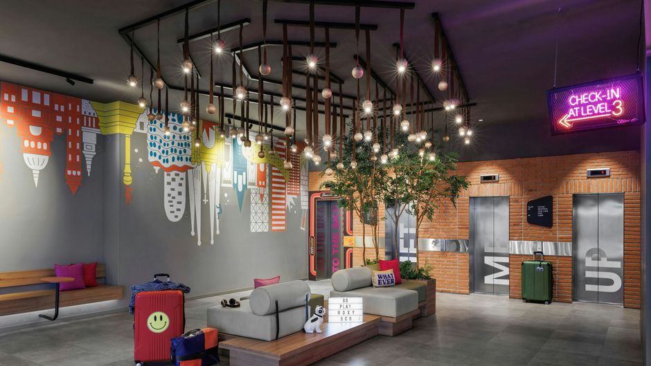 Moxy Barcelona Exterior