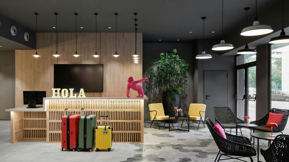 Moxy Barcelona Exterior