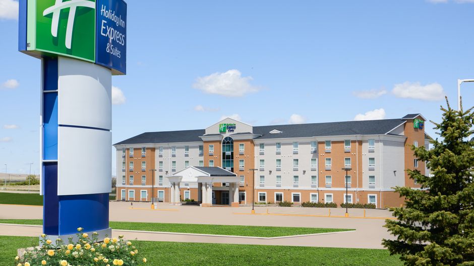 Holiday Inn Express & Stes Swift Current Exterior