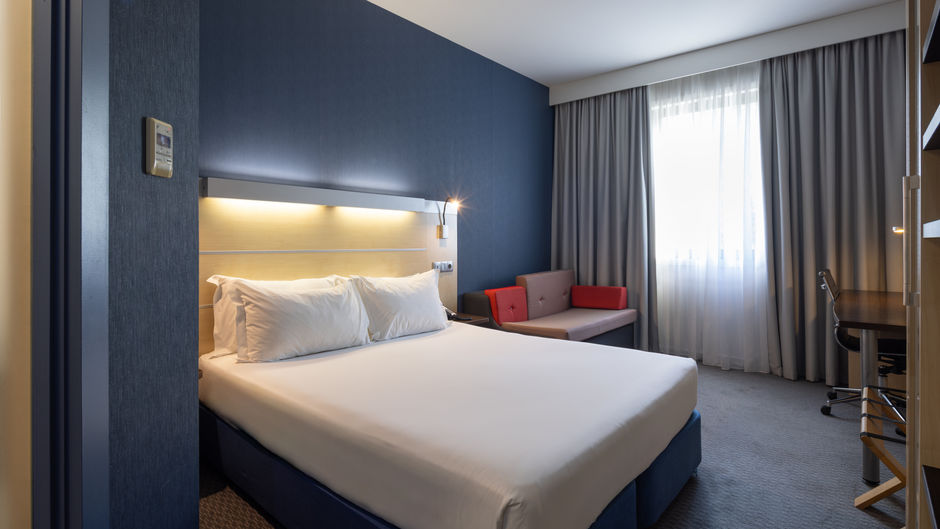 Holiday Inn Express Porto Exponor Room