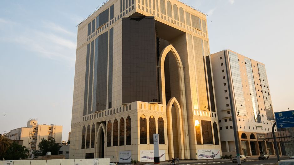 DoubleTree Aziziyah Exterior