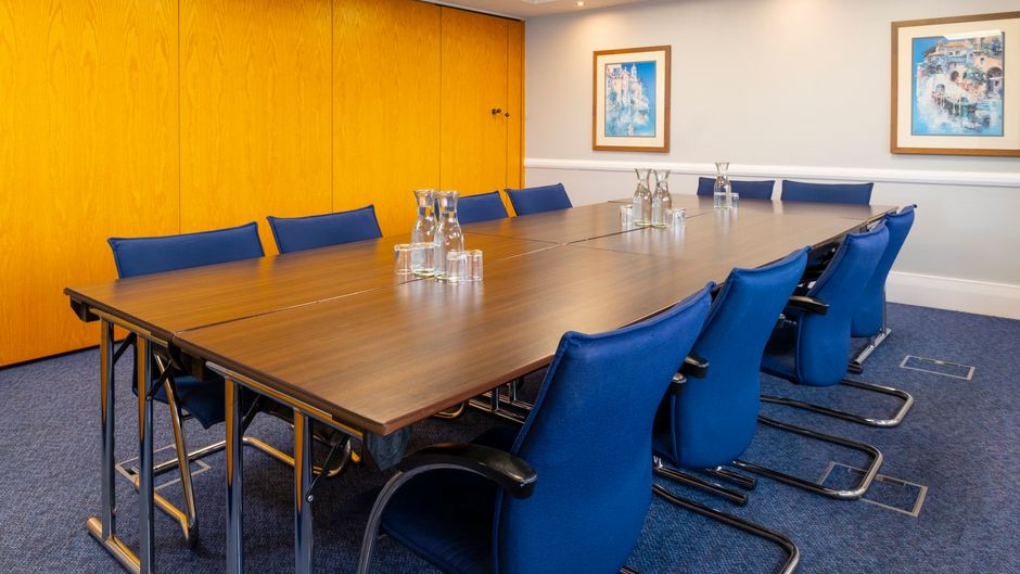 Holiday Inn Express Northampton Meeting