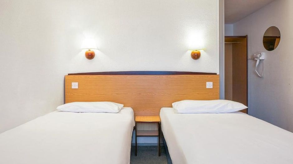 The Beacon Hotel Room