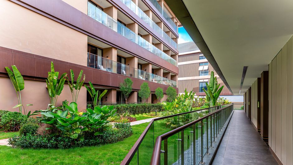 Holiday Inn Jingmai Lobby