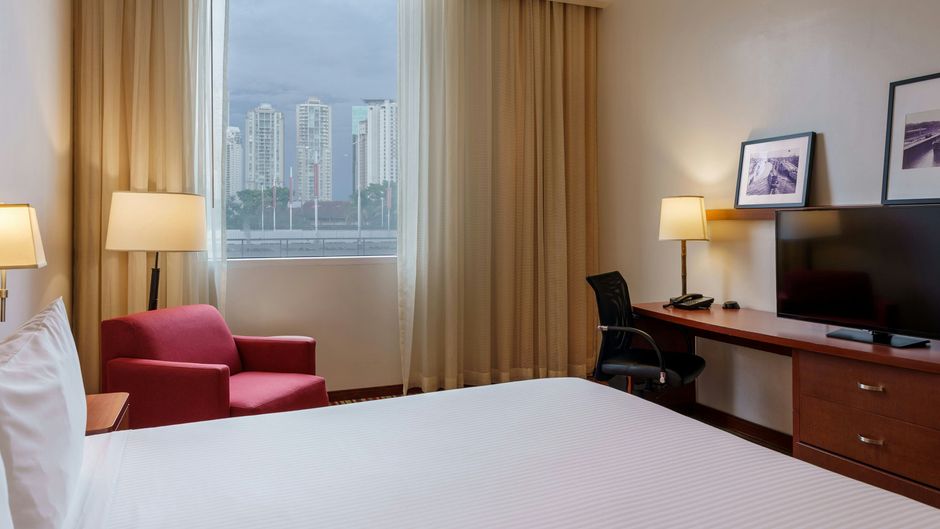 Courtyard Panama Multiplaza Mall Suite